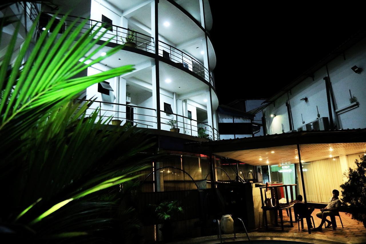 Hotel Nelly Vavuniya Exterior foto